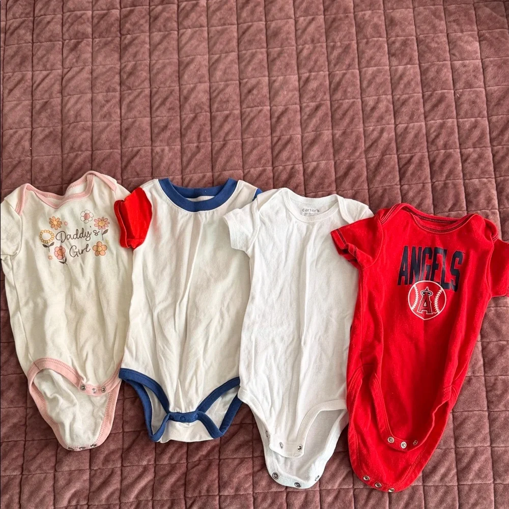 4 Carter's, Cat & Jack Multicolor Bodysuits Set
